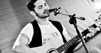 Marco Rò “la scala mobile” è il nuovo singolo estratto dall’album d’impronta sociale del cantautore romano
